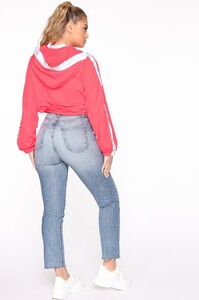 01-10-20_Studio_2_BR_JJ_11-09-16_20__IJ99100_NeonPink_CC_38694_JK_JK.jpg