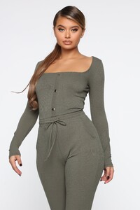 09-25-19_Studio_3_JP_RE_11-48-43_22__P2845_Olive_0633_NT.jpg
