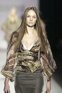 1003520153_Missoni2005WomenRTW62.thumb.jpg.2ab19c6e5d8cb05905eefe373e3dd4c5.jpg