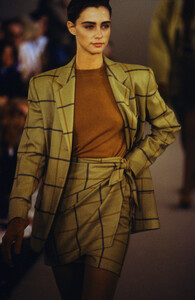 1045406605_roberta-calvin-klein-fw-1990(3).thumb.jpg.ab0c5b4aaf20c696cf35b0393eceab20.jpg