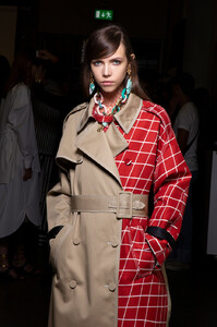 1057426053_Ports1961Spring2020BackstageFeqp9yfW5t9x.thumb.jpg.23ed5b6795ee83ccc7e999a719826c85.jpg