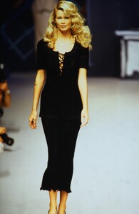 1077131988_chloe-ss-1995(2).thumb.jpg.524b2ca58a4b6e99a0073f7a6beebc4a.jpg