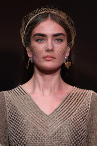 1087765040_DiorRunwayParisFashionWeekHauteCouture9mAgPzdIFO8x.thumb.jpg.7b32ef6918a2a0a02b4bb37add05fc05.jpg