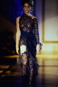 1098892122_versace-hc-fw-1993(8).thumb.jpg.20c92c65297a62d3eb669ee694c6610f.jpg