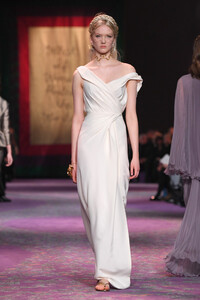 1109545550_DiorRunwayParisFashionWeekHauteCoutureTi6BV9MH68Tx.thumb.jpg.7df75fbccc3d1407936dc70ae70f335d.jpg