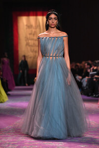 1127413951_DiorRunwayParisFashionWeekHauteCoutureoTNt0J1ssDqx.thumb.jpg.c99712610d06cafae8bd5a5dcfc8cae2.jpg