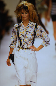 1140877122_chanel-ss-1994(17).thumb.jpg.183d59fb69799378598063b7e88711d7.jpg