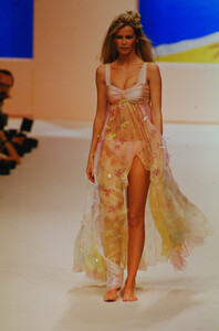 1179066704_chanel-ss-1995(8).thumb.jpg.1923efde663956ae4623d20abced99d3.jpg