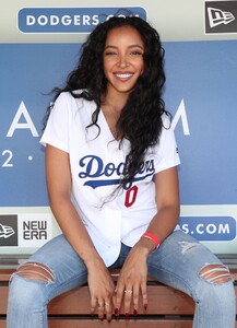 119431025_tinashe-7.jpg