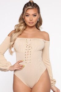 12-23-19_Studio_3_RM_LE_11-57-17_31__22082_Taupe_0833_WG.jpg