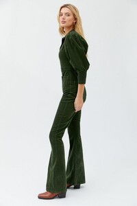 Urban Outfitters_01.01.2020_17_33_120.jpg