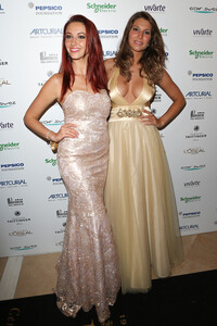 1221441068_(72)LauryThilleman_DelphineWespiser_Cannes2013-05.thumb.jpg.651633b26ff678caa645ba6063c9554e.jpg