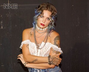 123733472_tove-lo-in-nme-magazine-october-2019-0.jpg