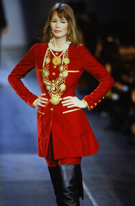 1245474770_chanel-fw-1993(2).thumb.jpg.9b7ecf72efc25d2ca58ef81de13c2cb2.jpg