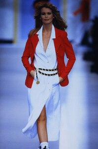 1245508678_chanel-ss-1993(6).thumb.jpg.4fcc33ce91cf190a3e84fc049d7ce979.jpg