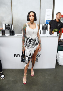 Kehlani+BrightFox+LaQuan+Smith+SS20+NYFW+Runway+Mp68b8gc8MXl.jpg