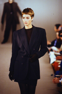 1256279257_calvin-klein-fw-1990(3).thumb.jpg.e37ebf200357da1a7654731a1de9931c.jpg