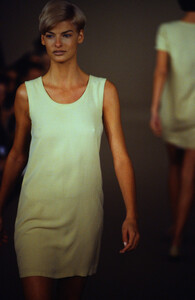 1264016622_calvin-klein-ss-1991(12).thumb.jpg.99bd32151e241142ed7aad113df8f7dd.jpg