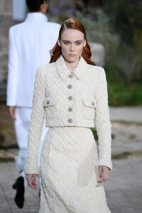 1271354427_ChanelRunwayParisFashionWeekHauteCoutureS5hvsuJgbN5x.thumb.jpg.aea8816bad299850f5ca9f66ecedccb4.jpg