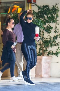        jlo020120BZNimage10.jpg