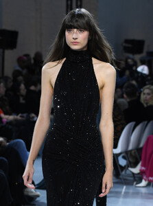 130110305_AlexandreVauthierRunwayParisFashionWeekgKv3EOiz_U9x.thumb.jpg.6a4126167e63d0fbe8cb2024e4251c1e.jpg