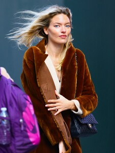      hun270120BZNimage115.jpg
