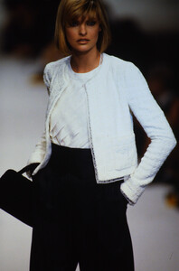 1329399297_chanel-hc-ss-1994(19).thumb.jpg.311743c82a5489e8b29b436695faeb27.jpg