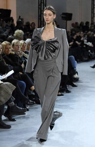 1336044687_AlexandreVauthierRunwayParisFashionWeekjbKSGox9kY7x.thumb.jpg.32f0dc0476c0e73c4593b83467062448.jpg