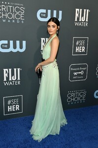       hal120120BZNimage31.jpg
