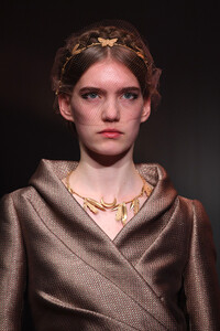 1364614075_DiorRunwayParisFashionWeekHauteCoutureG9rsBxIRQZqx.thumb.jpg.90cec0105a1baca236d5ee190d3cdf3b.jpg