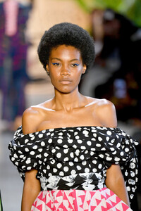 1386804228_Studio189RunwaySeptember2019NewYorkjQGqFN5JRxBx.thumb.jpg.e5e8a0ddab67a5b5957ffa349e3c4299.jpg