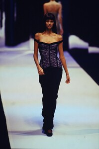 1393836702_herve-leger-fw-1997(14).thumb.jpg.2015de2f42df083a0549b92363ff3083.jpg