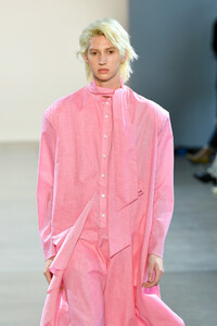 1412860976_DamoWangRunwaySeptember2019NewYorkFashionLXABwavdNeix.thumb.jpg.9ec7688dc5521cd2ae6739b35668673e.jpg