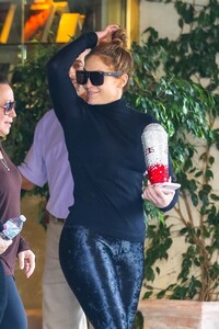        jlo020120BZNimage5.jpg