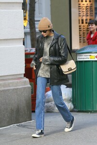       kai100120BZNimage33.jpg