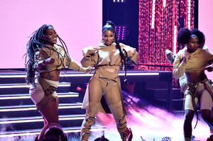 Ciara+Dick+Clark+New+Year+Rockin+Eve+Ryan+BMyY7JvBWLcx.jpg