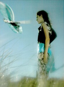 ARCHIVIO - Vogue Italia (October 2002) - The Fun And The Fashion - 002.jpg
