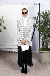 Chanel+Photocall+Paris+Fashion+Week+Haute+0s4dYB-8-DDx.jpg