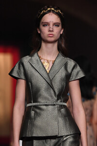 1479505429_DiorRunwayParisFashionWeekHauteCoutureAbFOZysOYA8x.thumb.jpg.573e2672af69f040a7eb0c6e5aabecb8.jpg