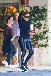        jlo020120BZNimage7.jpg