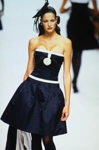 1558923866_chanel-hc-fw-1994(32).thumb.jpg.ff04a6bd6165b491f6c2870bb1474c2b.jpg