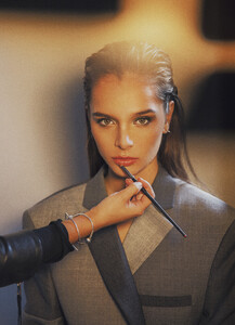 1573160818932903-Look3.thumb.jpg.367d9849e6d9315a487c5b380ca0e43c.jpg