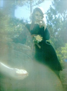 ARCHIVIO - Vogue Italia (October 2002) - The Fun And The Fashion - 015.jpg