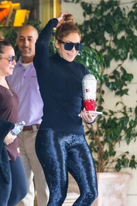        jlo020120BZNimage8.jpg