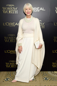 Helen+Mirren+14th+Annual+L+Oreal+Paris+Women+XI_ACFvEWX4x.jpg