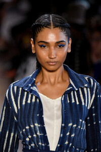 1671448855_Studio189RunwaySeptember2019NewYorkxrfVT9Kxap-x.thumb.jpg.9dc0f8f5eba56a4e9cb2e60472ee7a41.jpg