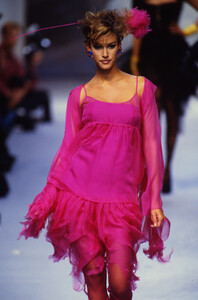 1712792557_chanel-hc-ss-1992(12).thumb.jpg.68a01c0796f7654607825d3be0fb1265.jpg
