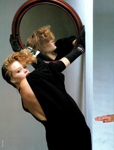 1717875303_VOGUEITSept198306.thumb.jpg.d8e52a743eba7c2fc439f40db65830d0.jpg
