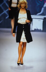 chloe-ss-1995 (3).jpg