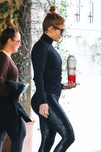        jlo020120BZNimage18.jpg